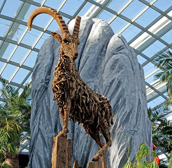 driftwood-animal-sculptures-jame-doran-webb-2