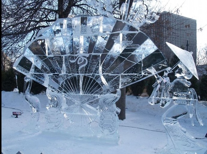 Wonderful-Creative-Ice-Sculptures-21